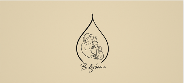 Vorderseite des gedruckten Babyboom-Gutscheins mit unserem Logo auf warmem Sandton